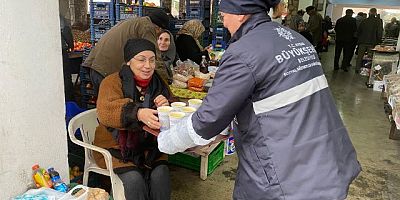 BAŞKAN ÇERÇİOĞLU’NUN SOĞUK KIŞ GÜNLERİNDE İÇLERİ ISITAN İKRAMI BU SENEDE VATANDAŞLAR İLE BULUŞUYOR