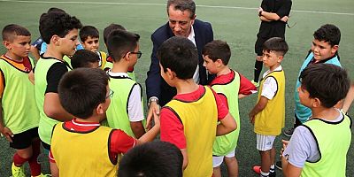 Efeler Belediyesi çocuklar için futbol turnuvası düzenliyor