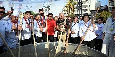 KUŞADASI SOKAK FESTİVALİ COŞKUSU ULUSLARARASI ARENAYA TAŞINDI